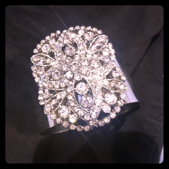 NWT banana republic cuff - Picture 4 of 8